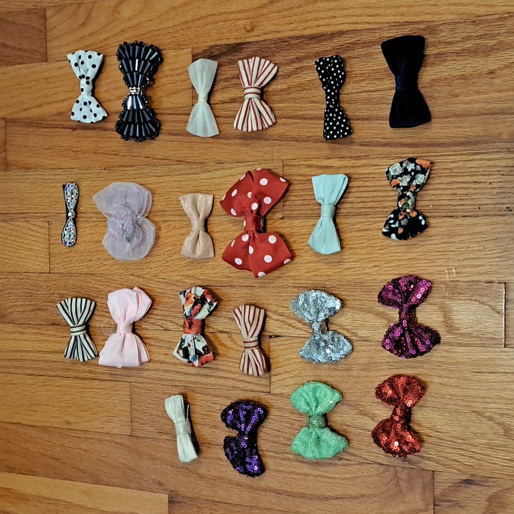 assorted hair bow clips
